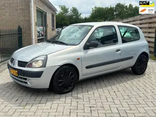 Renault Clio 1.2 Chicane | 3drs | nieuwe apk keuring ! rijd en schakelt prima vakantiegeld koopje !!