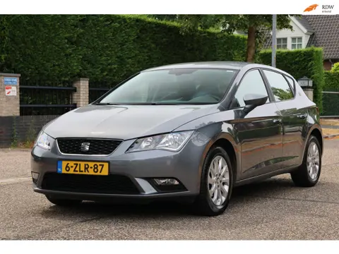 Seat Leon 1.6 TDI Style | NAVI | CLIMATRONIC | CRUISECONTROL |