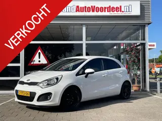 Kia Rio 1.2 CVVT World Cup Edition /Cruise/Clima/Leder/Parkeersensoren/Trekhaak/2014/