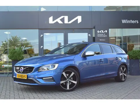 Volvo V60 2.0 T4 Business Sport Automaat | Trekhaak | Dodehoek Detectie | Climate + Cruise Control |