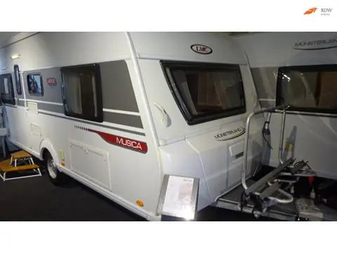 LMC MUN MUSICA 470 E 2013 ENKELE BEDDEN Dinette Mover THULE luifel TOP