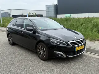 Peugeot 308 SW 2.0 BlueHDI Blue Lease Premium Zo mee. Rijdt en schakelt perfect.