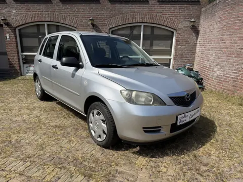 Mazda 2 1.4 Exclusive Airco/Trekhaak (bj 2005)