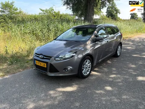 Ford Focus Wagon 1.0 EcoBoost Titanium Airco Cruise Pdc Navi Trekhaak