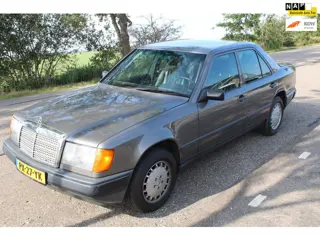 Mercedes-Benz 200-500 (W124) 300 E automaat // belastingvrij //
