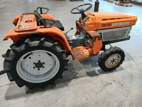 Kubota B 1600