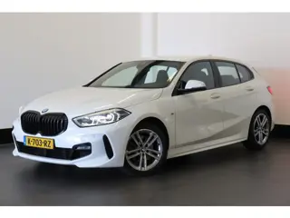 BMW 1-serie 118i High Executive Edition M-Sport Dealer OH | Navi | ACC | Carplay | Sfeer | €18.900,-