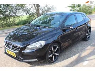 Volvo V40 1.6 D2 // LMV / KLIMA / NAVI //
