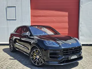 Porsche Cayenne Coupé 4.0 Turbo E-Hybrid | Keramisch | Carbon Pakket | Sport Chrono | Achterasbest. 