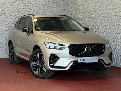 Volvo XC60 2.0 T8 455PK AWD ULTRA DARK NIEUWE AUTO ELEK.TREKHAAK HARMAN KARDON HEADUP 360.CAM STOEL/