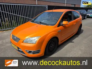 Ford Focus 2.5-20V ST/LEES TEKST