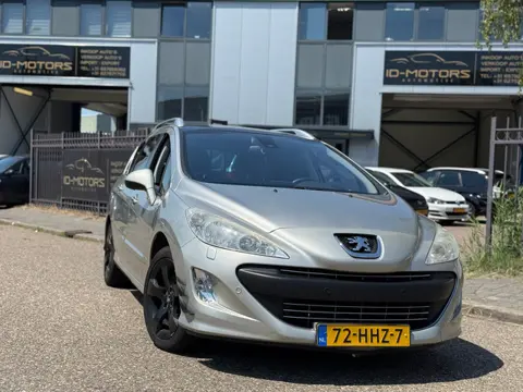 Peugeot 308 SW 1.6 THP Féline Luxe uitvoering navi pano trekhaak
