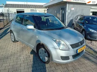 Suzuki Swift 1.3 Base 5 DEURS BJ 2008 NIEUWE APK!!