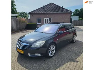 Opel Insignia Sports Tourer 2.0 CDTI, Pano, Leder, Navi!