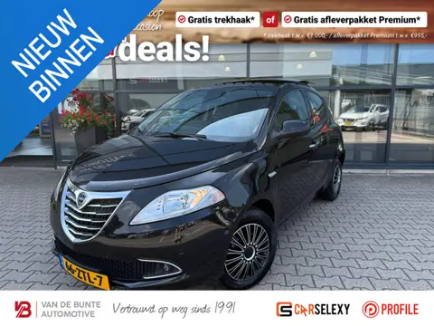 Lancia Ypsilon 0.9 TwinAir Platinum *Schuif-/Kanteldak & Cruise*