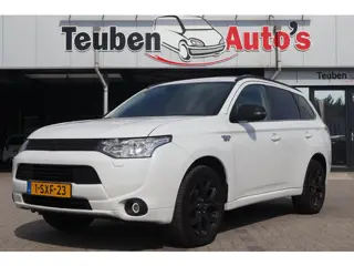 Mitsubishi Outlander 2.0 PHEV instyle+ | Schuifdak | Leder | Camera | Trekhaak | Climate control | C