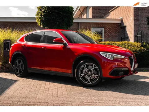 Alfa Romeo Stelvio 2.0 T AWD Super 280 PK Aut. Stoel/Stuurverw. Keyless Camera 19''