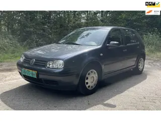 Volkswagen Golf 1.6-16V