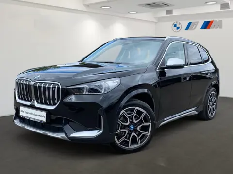 BMW iX1 xDrive30 67 kWh (230kW/313pk) ** LED, LEDER, PANO, TREKH, DRIV. ASS+, 19-inch LMV ** 1e EIG 