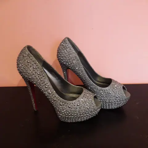 pumps 37