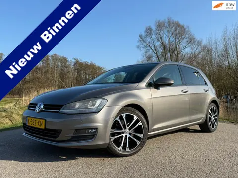 Volkswagen Golf 1.4 TSI 140 PK Highline | Velours | Clima | Stoelverwarming | 17" Velgen | Trekhaak 