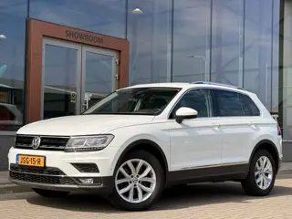 Volkswagen Tiguan 2.0 TSI 4Motion Highline | Leder | Electrische trekhaak | Stoelverwarming | Achter