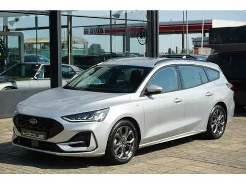 Ford Focus Wagon 1.0 EcoBoost Hybrid ST-line | trekhaak | CarPlay | LED