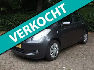 Toyota Yaris 1.3 VVTi Sol airco 1e eigenaar 153 dkm NAP grijs 5 deurs