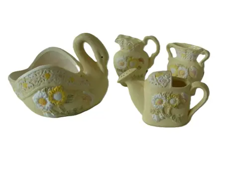 MINIATUUR SET GEEL MET BLOEMEN 4 DLG Nieuw