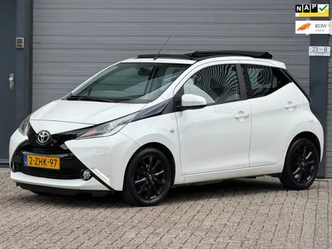 Toyota Aygo 1.0 VVT-i x-wave - Elektrisch vouwdak - Airco - Achteruitrijcamera - Cruise control