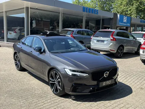 Volvo S90 T8 455pk AWD Ultimate Dark B&W Head-Up Luchtvering Tailored Wool