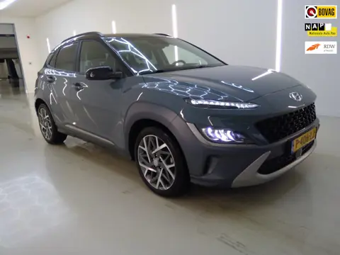 Hyundai Kona 1.6 GDI HEV Premium= orig/NL+Led+Volleder+Krell-Sound+stoel&stuur-verw+18"Lmv = ZEER LU