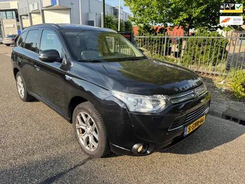 Mitsubishi Outlander 2.0 PHEV Instyle ACCU NOT GOOD!
