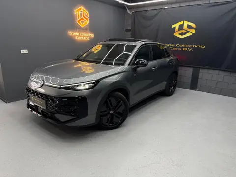 Volkswagen T-ROC 1.5 eTsi R-Line First Edition Pano-IQ-KEYLESS-CAM-CARPLAY-ACC