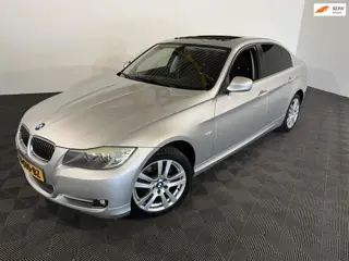 BMW 3-serie 320i High Executive PANO CARPLAY NAVI PSENSOR CRUISE 2 X SLEUTELS