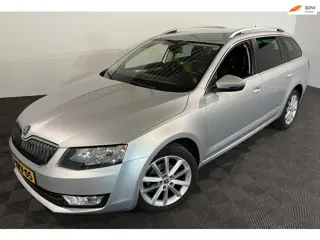 Skoda Octavia Combi 1.6 TDI Ambition AUTOMAAT NAVI PSENSOR CRUISE TREKHAAK 2 X SLEUTELS