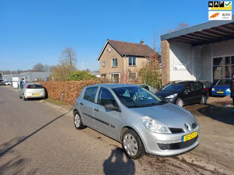 Renault Clio 1.2-16V Special Line