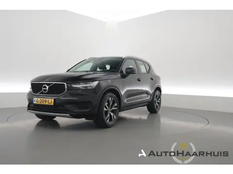 Volvo XC40 1.5 T3 Momentum Pro | RIJKLAAR!! | Cruise Contr. | Trekhaak | Camera | All Season | Apple