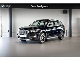BMW X1 sDrive20i Business Edition Plus | X-Line | Glazen Panoramadak | Stoelverwarming | Head-Up Dis