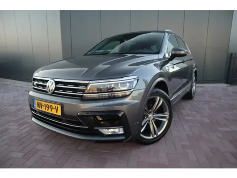 Volkswagen Tiguan 1.4 TSI ACT R-LINE Highline Automaat Panoramadak  Advance Pakket  Electrische acht