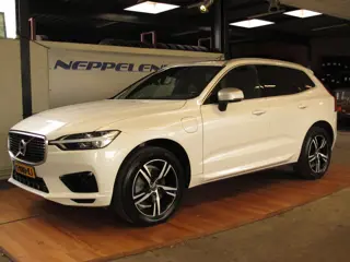 Volvo XC60 2.0 T8 Twin Engine AWD R-Design Lucht vering