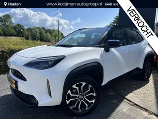 Toyota Yaris Cross 1.5 Hybrid 130 Team D Trekhaak, Stoel/Stuurverwarming, Zwart dak, Dodehoekdetecti