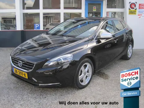 Volvo V40 2.0 T2 Momentum - Rijklaarprijs!, Trekhaak, climate, cruise