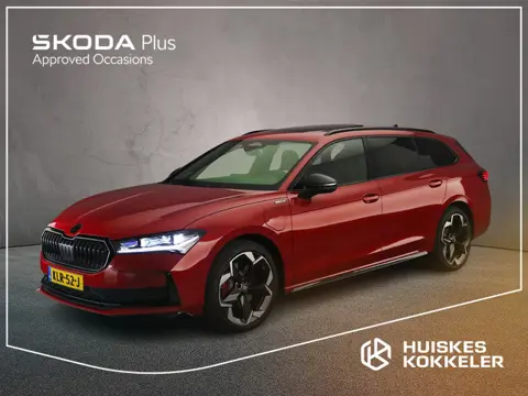 Skoda Superb Combi Sportline Business 1.5 TSI PHEV 204pk DSG Automaat Trekhaak, Panoramadak, CANTON 