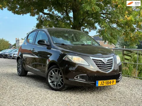Lancia Ypsilon 0.9 TwinAir Platinum | Clima + Leder nu € 3.450,-!!!