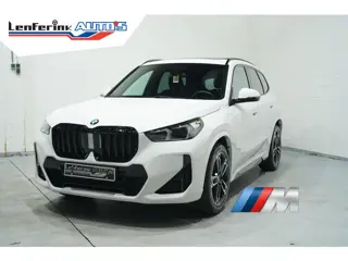 BMW X1 sDrive20i M Sport Panodak Led koplampen Camera Shadowline Stuur- en stoelverwarming 19 Inch V