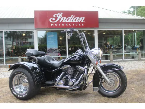 Harley-Davidson Road King  FLHRC Roadking trike