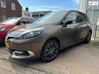 Renault Scénic 1.2 TCe Bose * NAVI * TREKHAAK * LMV * DEALER ONDERHOUDEN *