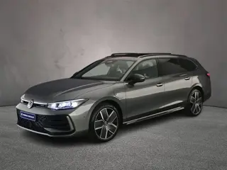 Volkswagen Passat Variant R-Line Edition 1.5 TSI eHybrid 272pk DSG Automaat Trekhaak, 360 camera, Pa