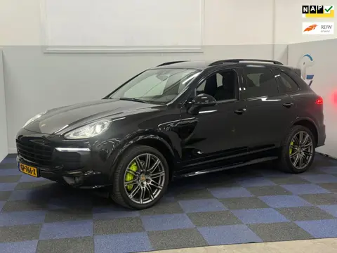 Porsche Cayenne 3.0 S E-Hybrid / PANORAMADAK / DEALER ONDERHOUDEN / NETTE AUTO